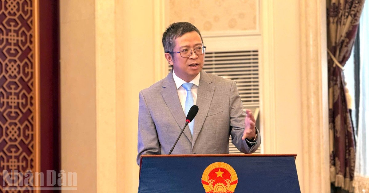 Đại sứ Việt Nam tại Trung Quốc Phạm Thanh Bình. (Ảnh: HỮU HƯNG) Đại sứ Việt Nam tại Trung Quốc Phạm Thanh Bình. (Ảnh: HỮU HƯNG)