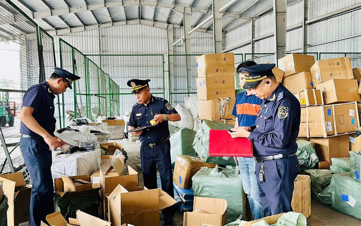 T&igrave;nh h&igrave;nh Bu&ocirc;n lậu, gian lận thương mại v&agrave; vận chuyển tr&aacute;i ph&eacute;p h&agrave;ng h&oacute;a qua bi&ecirc;n giới trong Qu&yacute; III/2026 tăng cả về số vụ vi phạm v&agrave; trị gi&aacute; h&agrave;ng ho&aacute; so với c&ugrave;ng kỳ năm 2025