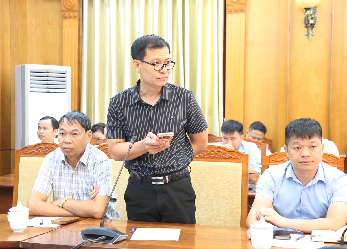 Đại diện lãnh đạo Công ty Detech Land kiến nghị một số nội dung. Đại diện lãnh đạo Công ty Detech Land kiến nghị một số nội dung.