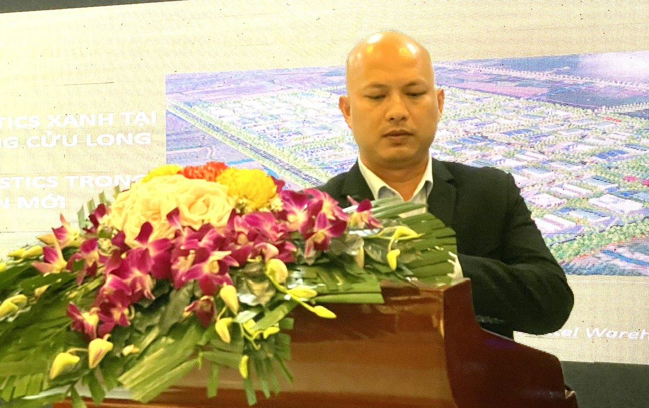 Ông Lâm Hoài Phú Phương chia sẻ về vấn đề doanh nghiệp logistics tại ĐBSCL Ông Lâm Hoài Phú Phương chia sẻ về vấn đề doanh nghiệp logistics tại ĐBSCL