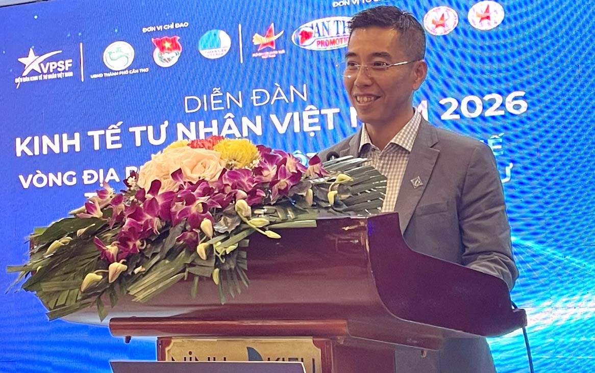 TS Phan Anh Tú-Phó Hiệu trưởng Trường Kinh tế-Đại học Cần Thơ phát biểu TS Phan Anh Tú-Phó Hiệu trưởng Trường Kinh tế-Đại học Cần Thơ phát biểu