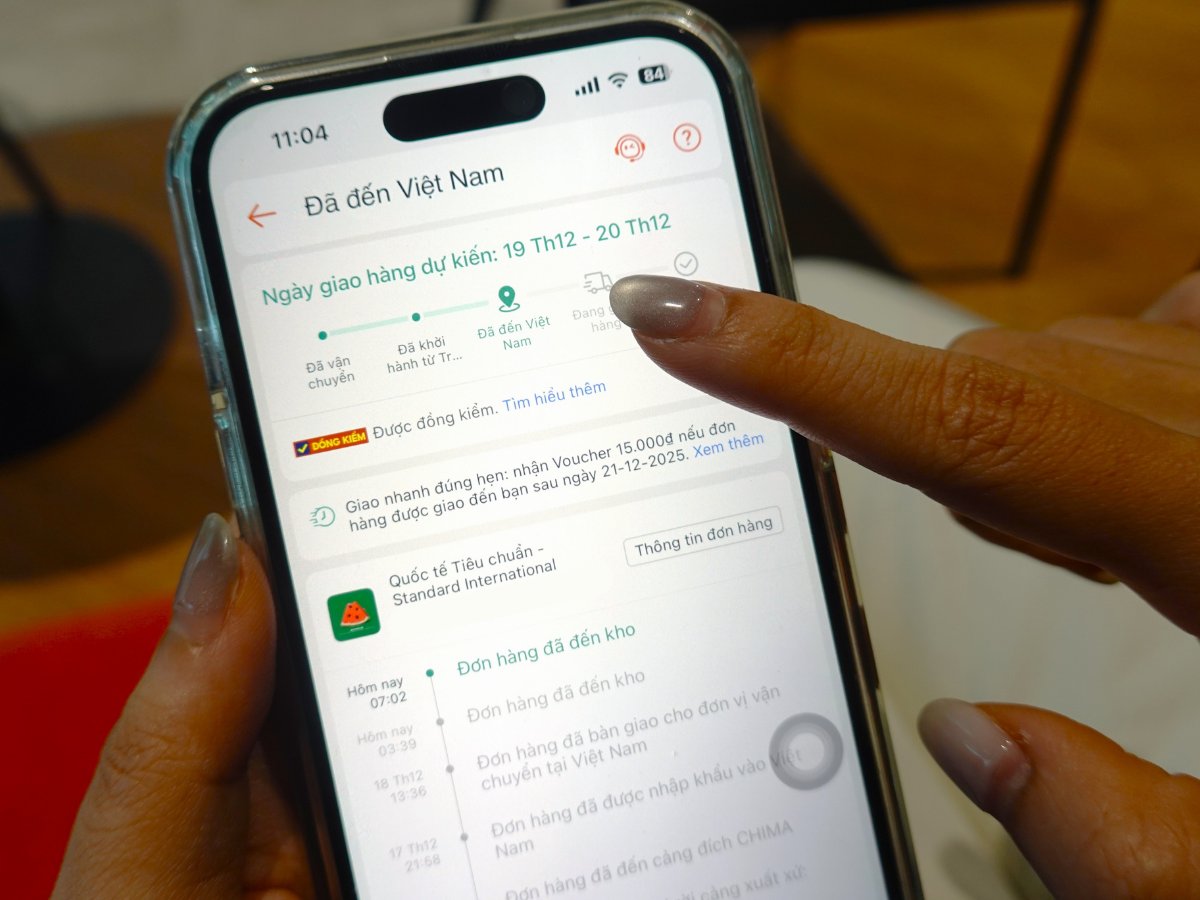 Với các đơn hàng COD, người dùng nên cẩn trọng đối chiếu, kiểm tra kỹ các thông tin trên ứng dụng trước khi nhận hàng. Với các đơn hàng COD, người dùng nên cẩn trọng đối chiếu, kiểm tra kỹ các thông tin trên ứng dụng trước khi nhận hàng.
