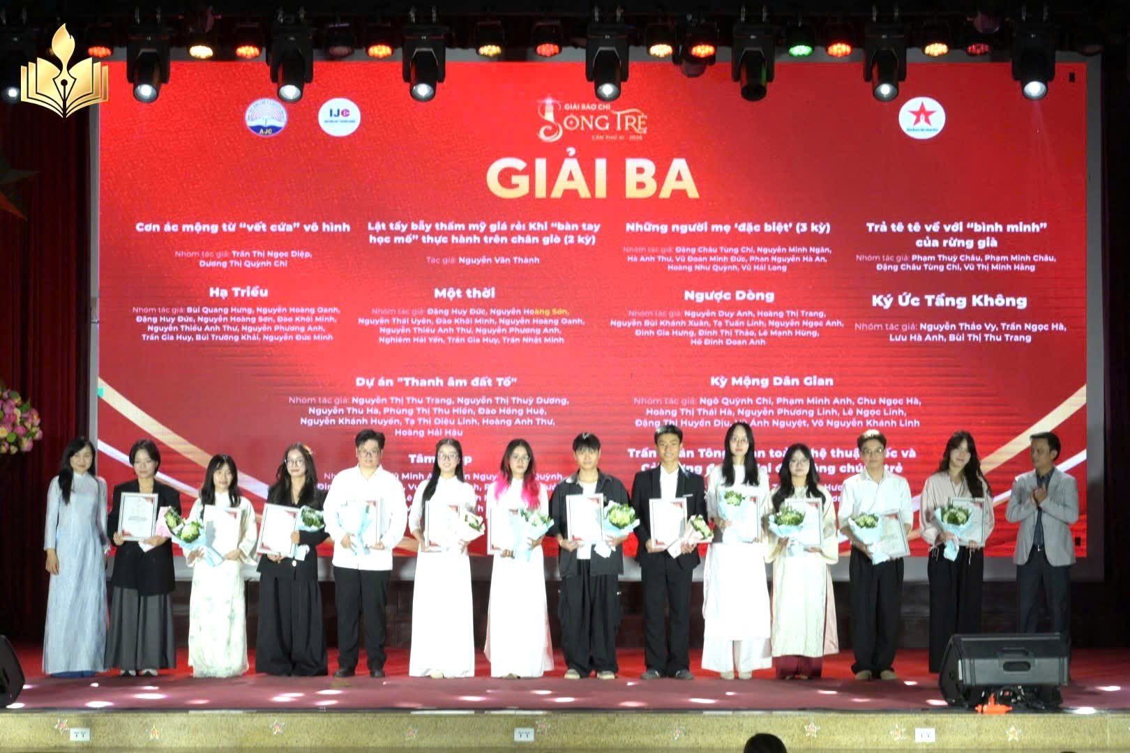 Giải B&aacute;o ch&iacute; S&oacute;ng trẻ lần thứ XI kh&eacute;p lại với 50 giải thưởng được trao