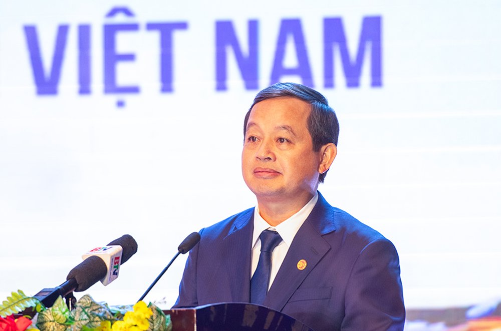 Chủ tịch UBND thành phố Phạm Hoàng Sơn khẳng định, địa phương sẽ luôn đồng hành, tạo điều kiện để các doanh nghiệp phát triển. Chủ tịch UBND thành phố Phạm Hoàng Sơn khẳng định, địa phương sẽ luôn đồng hành, tạo điều kiện để các doanh nghiệp phát triển.