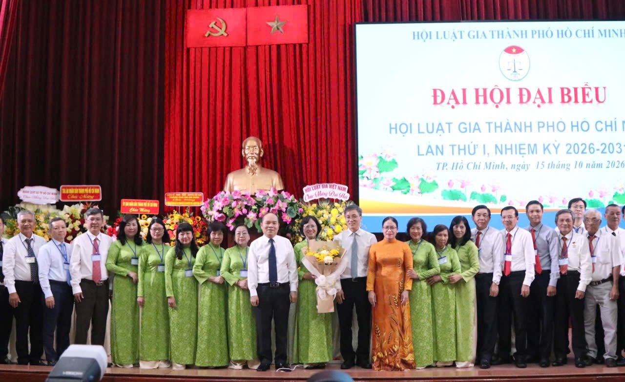 Ban Chấp hành Hội Luật gia TP.HCM Khóa I ra mắt nhận nhiệm vụ, khẳng định quyết tâm đưa công tác Hội đi vào chiều sâu, trở thành bệ đỡ pháp lý vững chắc cho Thành phố. Ban Chấp hành Hội Luật gia TP.HCM Khóa I ra mắt nhận nhiệm vụ, khẳng định quyết tâm đưa công tác Hội đi vào chiều sâu, trở thành bệ đỡ pháp lý vững chắc cho Thành phố.