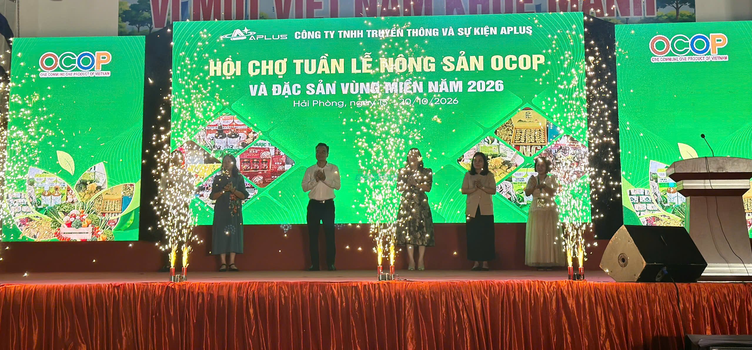 Nghi lễ khai mạc hội chợ tuần lễ n&ocirc;ng sản OCOP v&agrave; đặc sản v&ugrave;ng miền năm 2026 tại Hải Ph&ograve;ng.