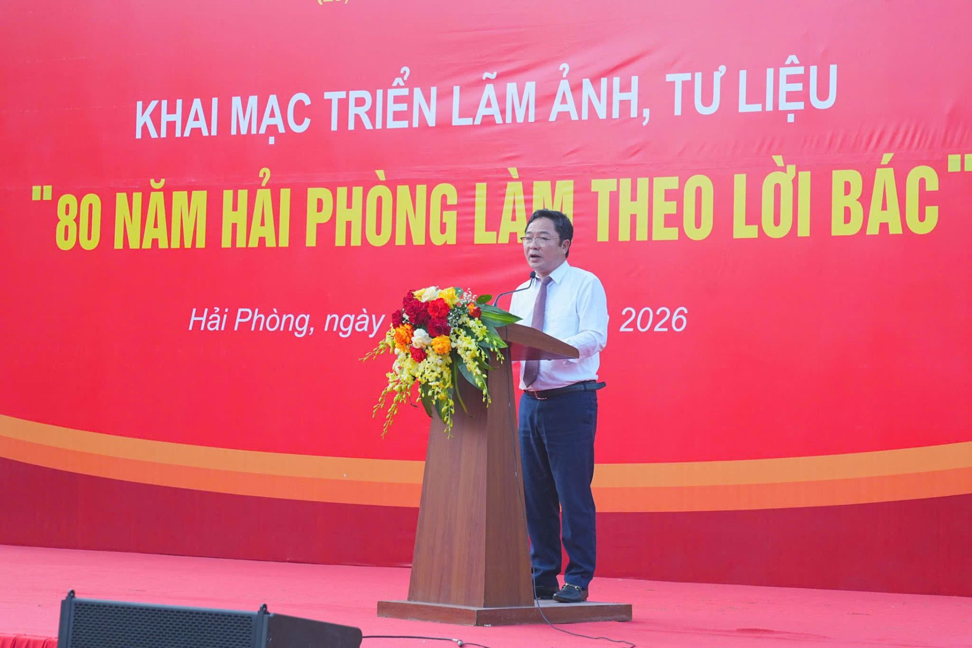 Đồng chí Nguyễn Thành Trung, Giám đốc Sở Văn hóa Thể thao và Du lịch phát biểu khai mạc Triển lãm. Đồng chí Nguyễn Thành Trung, Giám đốc Sở Văn hóa Thể thao và Du lịch phát biểu khai mạc Triển lãm.