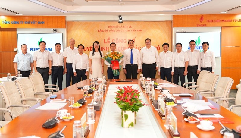 Hội nghị trao Quyết định v&agrave; ch&uacute;c mừng &ocirc;ng Dương Tr&iacute; Hội