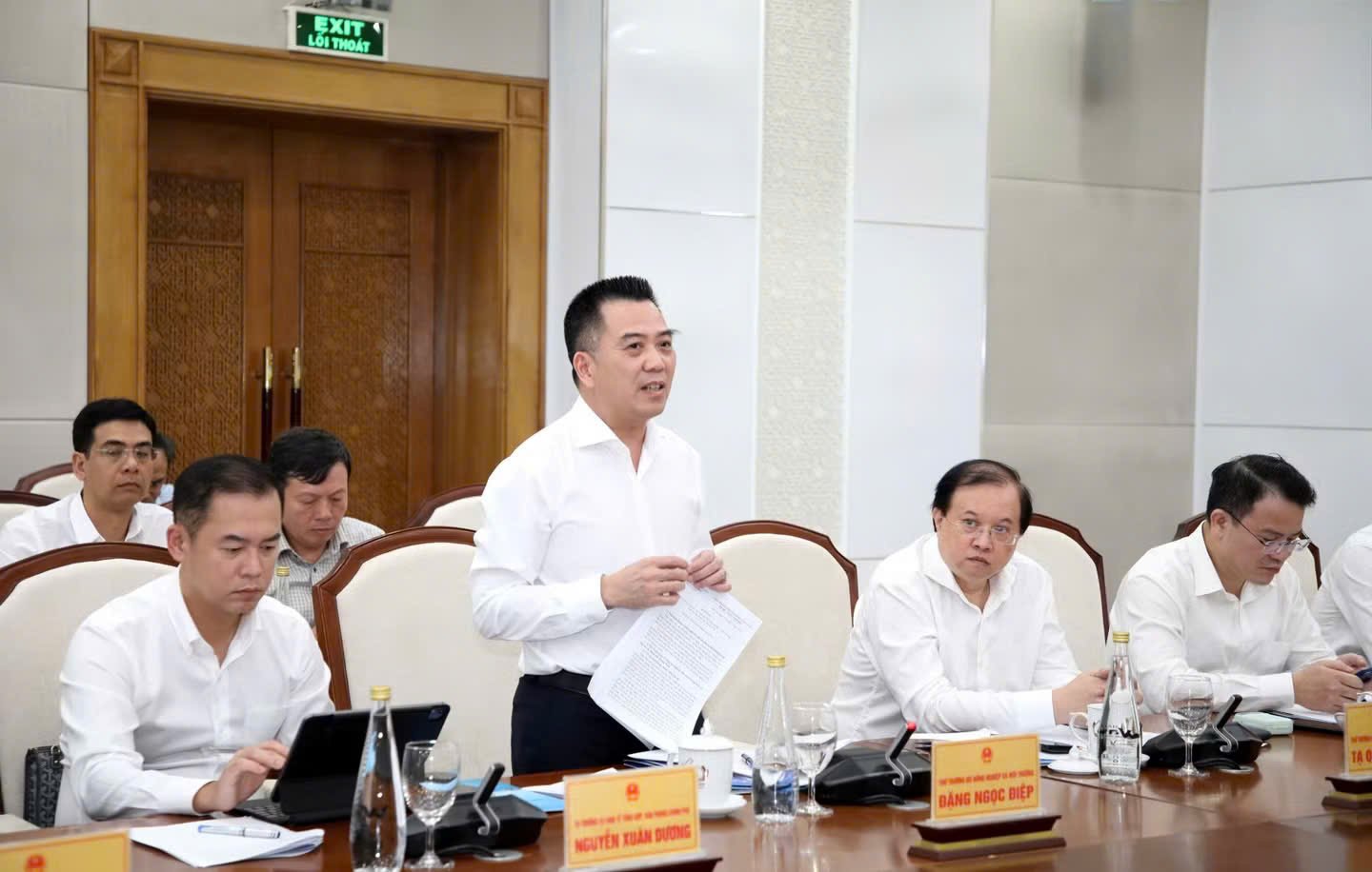 Thứ trưởng Bộ NN&MT Đặng Ngọc Điệp ph&aacute;t biểu tại buổi l&agrave;m việc