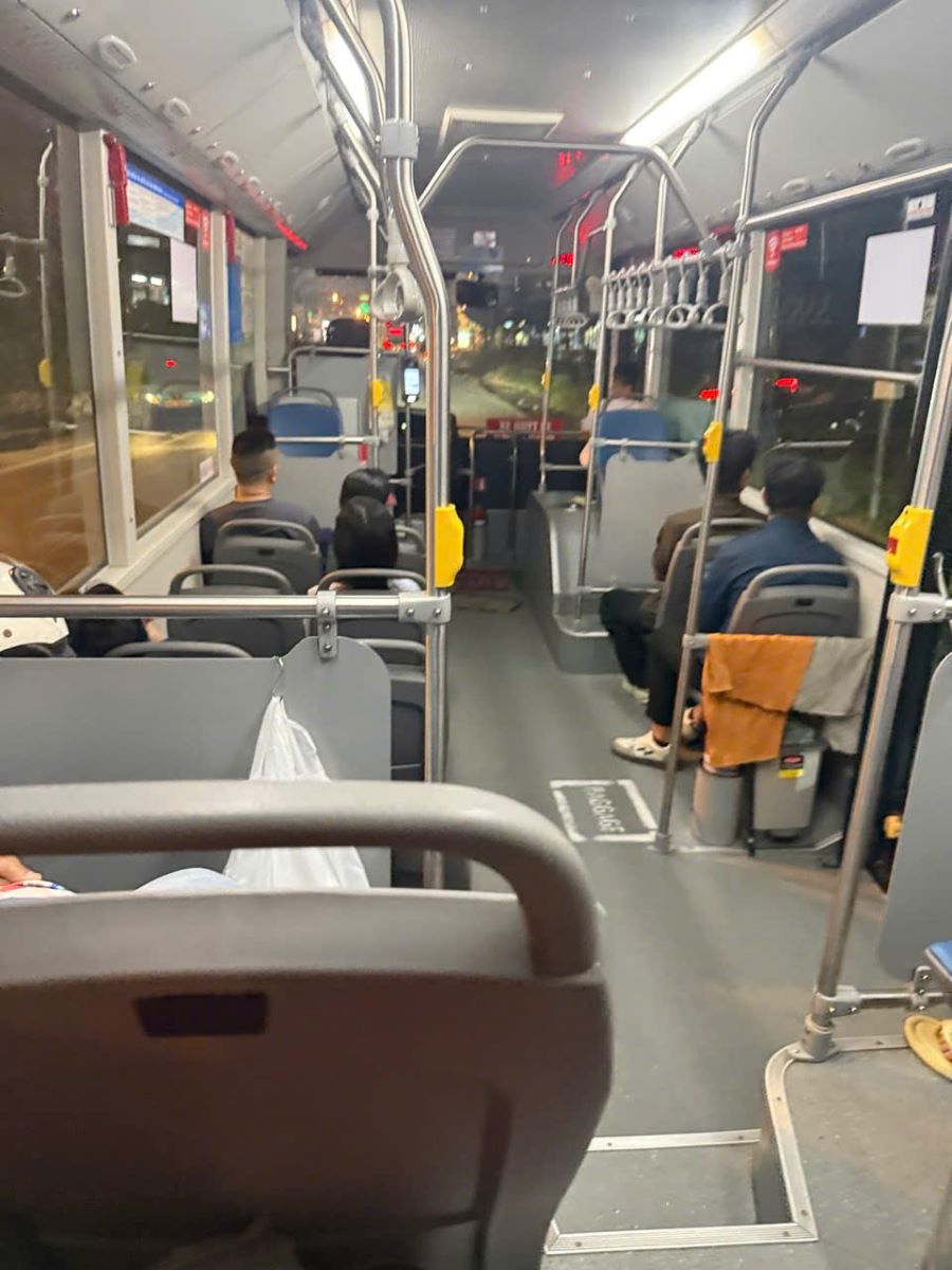 Từ ngày 15/10/2026, người dân TP.HCM có thể mua vé xe buýt và metro trên ứng dụng VNeID. Từ ngày 15/10/2026, người dân TP.HCM có thể mua vé xe buýt và metro trên ứng dụng VNeID.