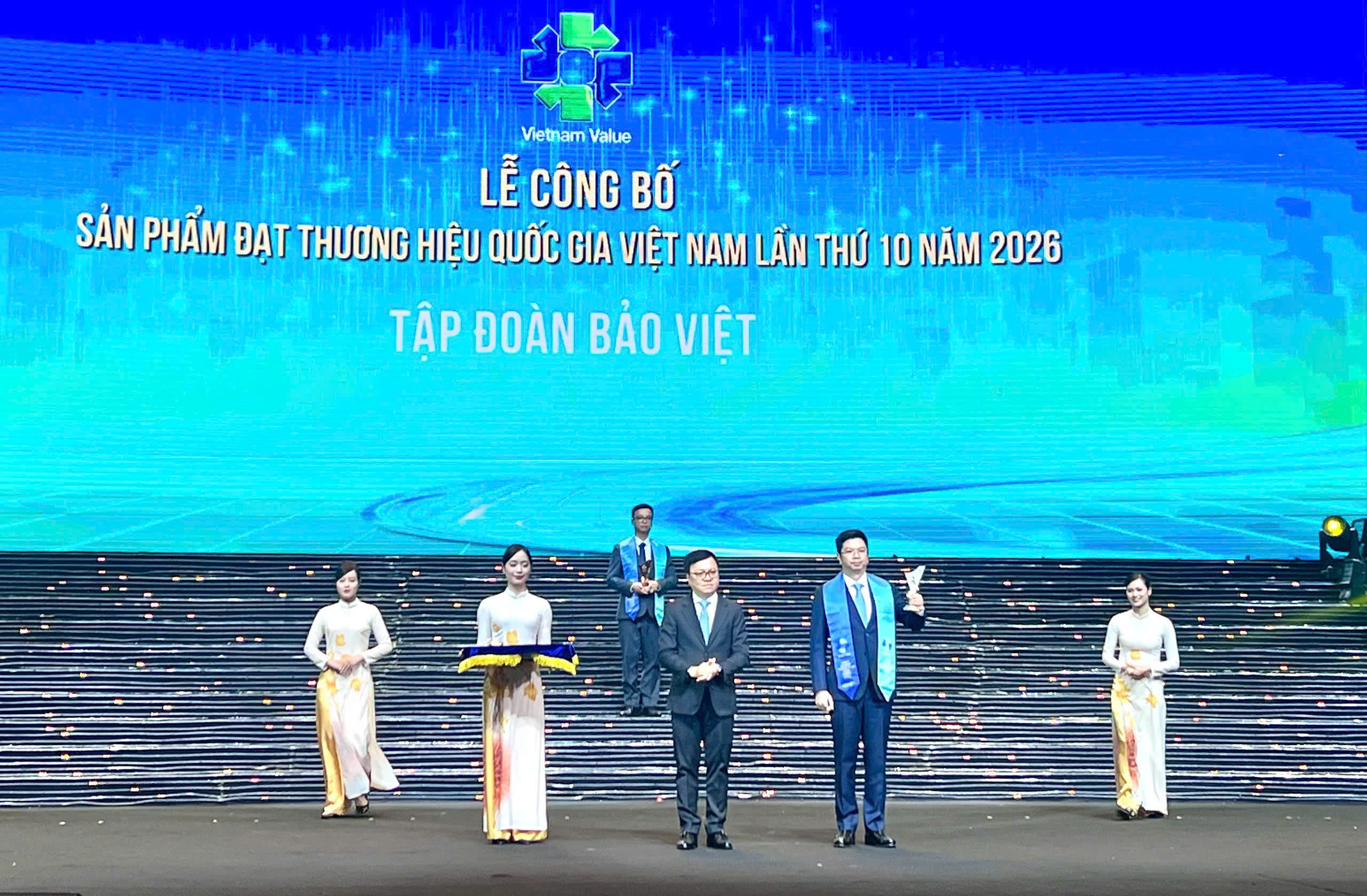 Bảo Việt: Vì người Việt, Vì tương lai Việt - tự hào Thương hiệu quốc gia Bảo Việt: Vì người Việt, Vì tương lai Việt - tự hào Thương hiệu quốc gia