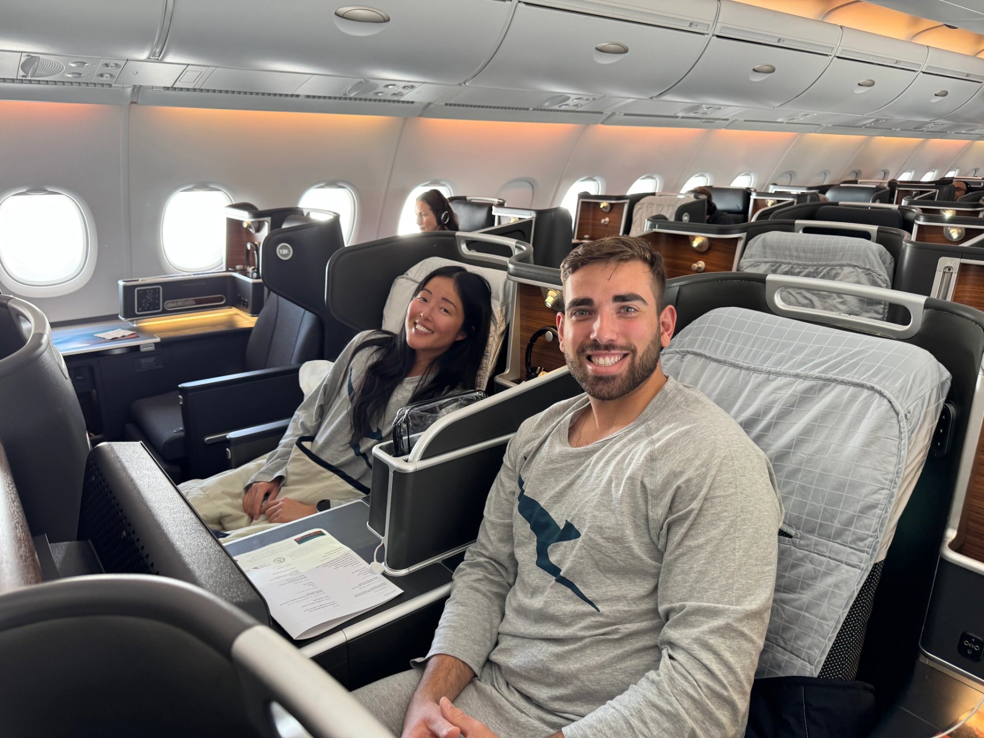 Qantas cân bằng giữa dịch vụ và chi phí Qantas cân bằng giữa dịch vụ và chi phí