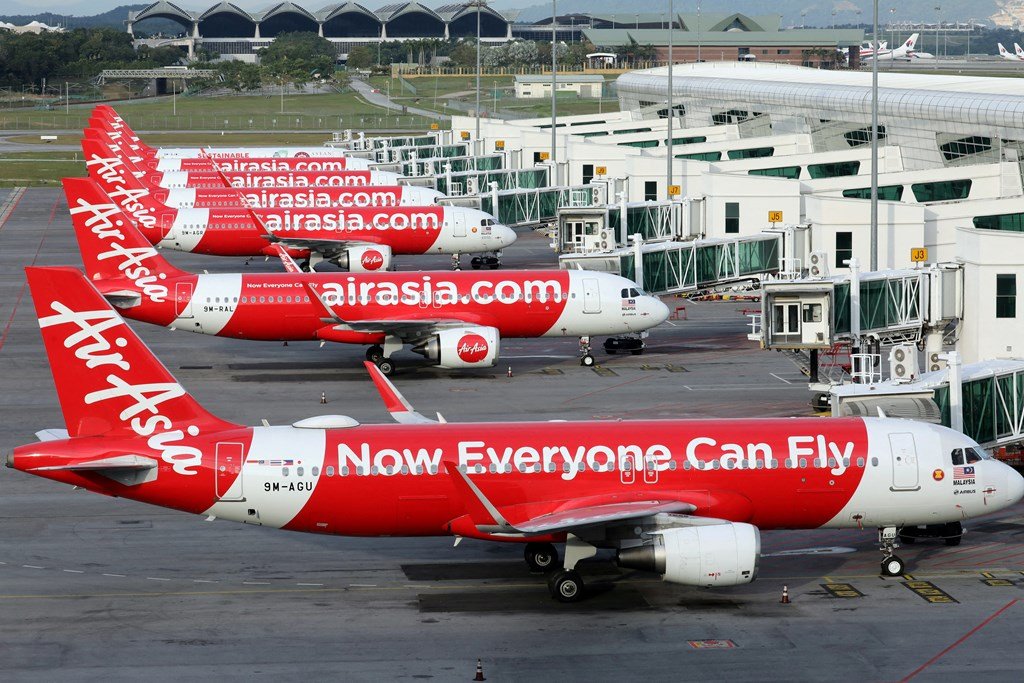 AirAsia mang đến lựa chọn tiết kiệm cho các chuyến bay trong khu vực AirAsia mang đến lựa chọn tiết kiệm cho các chuyến bay trong khu vực