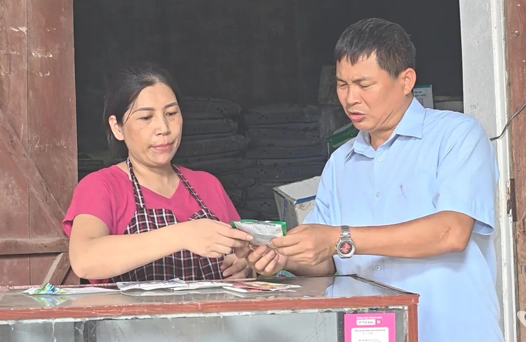 Theo Khi mua thuốc bảo vệ thực vật, khách hàng nên kiểm tra kỹ nhãn mác, xuất xứ nguồn gốc, tránh mua phải hàng giả, hàng kém chất lượng Theo Khi mua thuốc bảo vệ thực vật, khách hàng nên kiểm tra kỹ nhãn mác, xuất xứ nguồn gốc, tránh mua phải hàng giả, hàng kém chất lượng