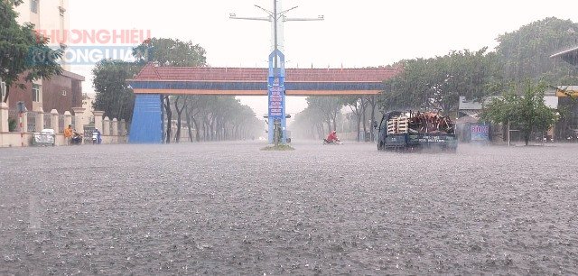 Tại khu công nghiệp. Ảnh: Hoàng Hữu Quyết. Tại khu công nghiệp. Ảnh: Hoàng Hữu Quyết.