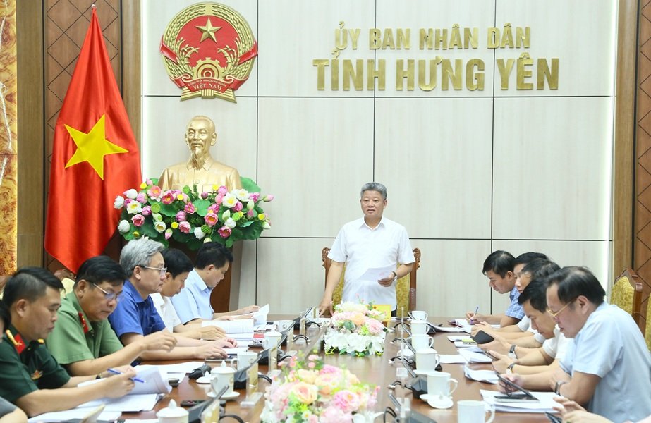 Chủ tịch tỉnh Hưng Y&ecirc;n ph&aacute;t biểu tại cuộc họp