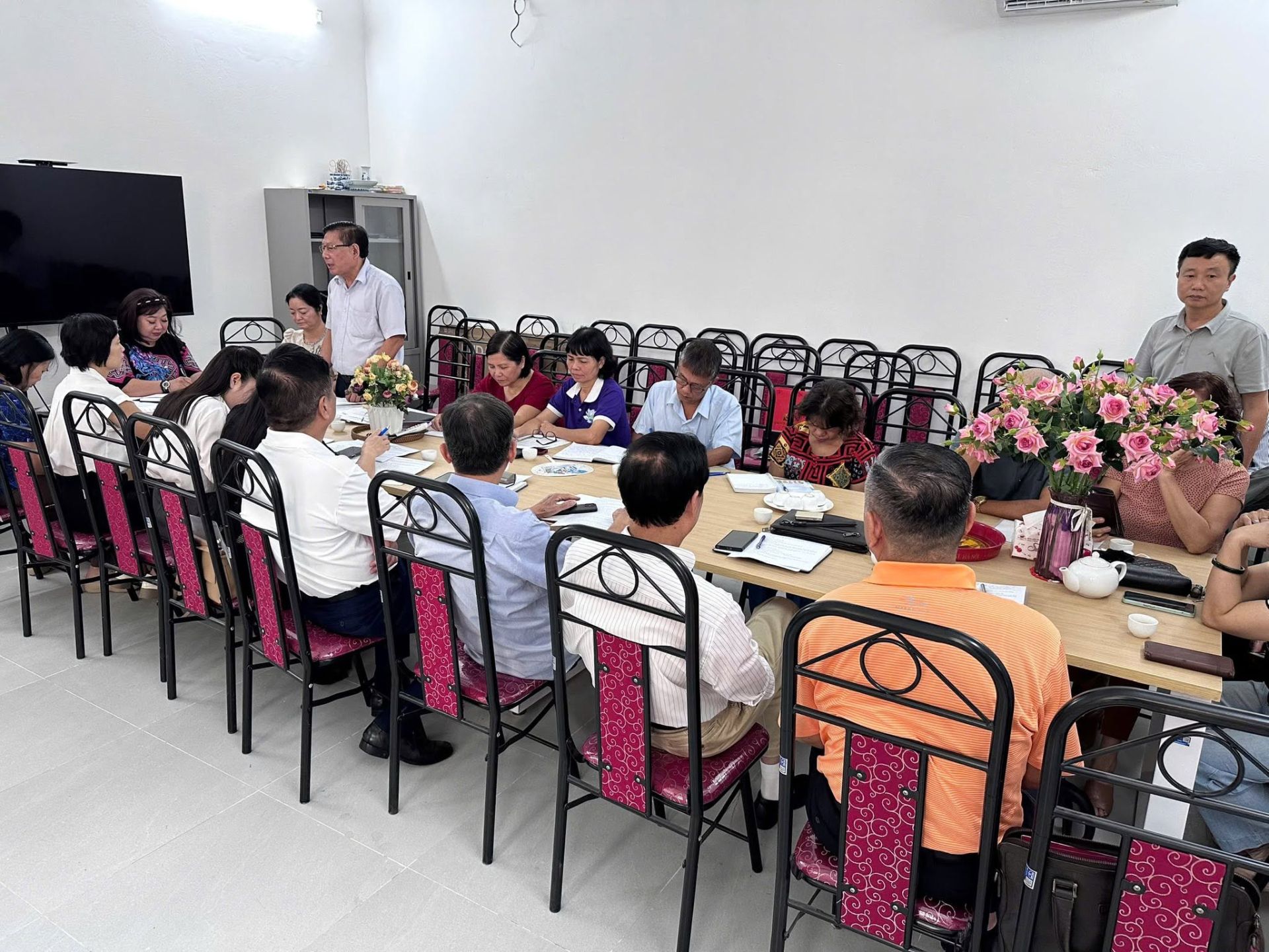 Đoàn giám sát của Ủy ban MTTQ Việt Nam phường Nghĩa Đô làm việc với Chi bộ, Tổ dân phố và Ban Công tác Mặt trận 14 về việc thực hiện dân chủ ở cơ sở. Đoàn giám sát của Ủy ban MTTQ Việt Nam phường Nghĩa Đô làm việc với Chi bộ, Tổ dân phố và Ban Công tác Mặt trận 14 về việc thực hiện dân chủ ở cơ sở.