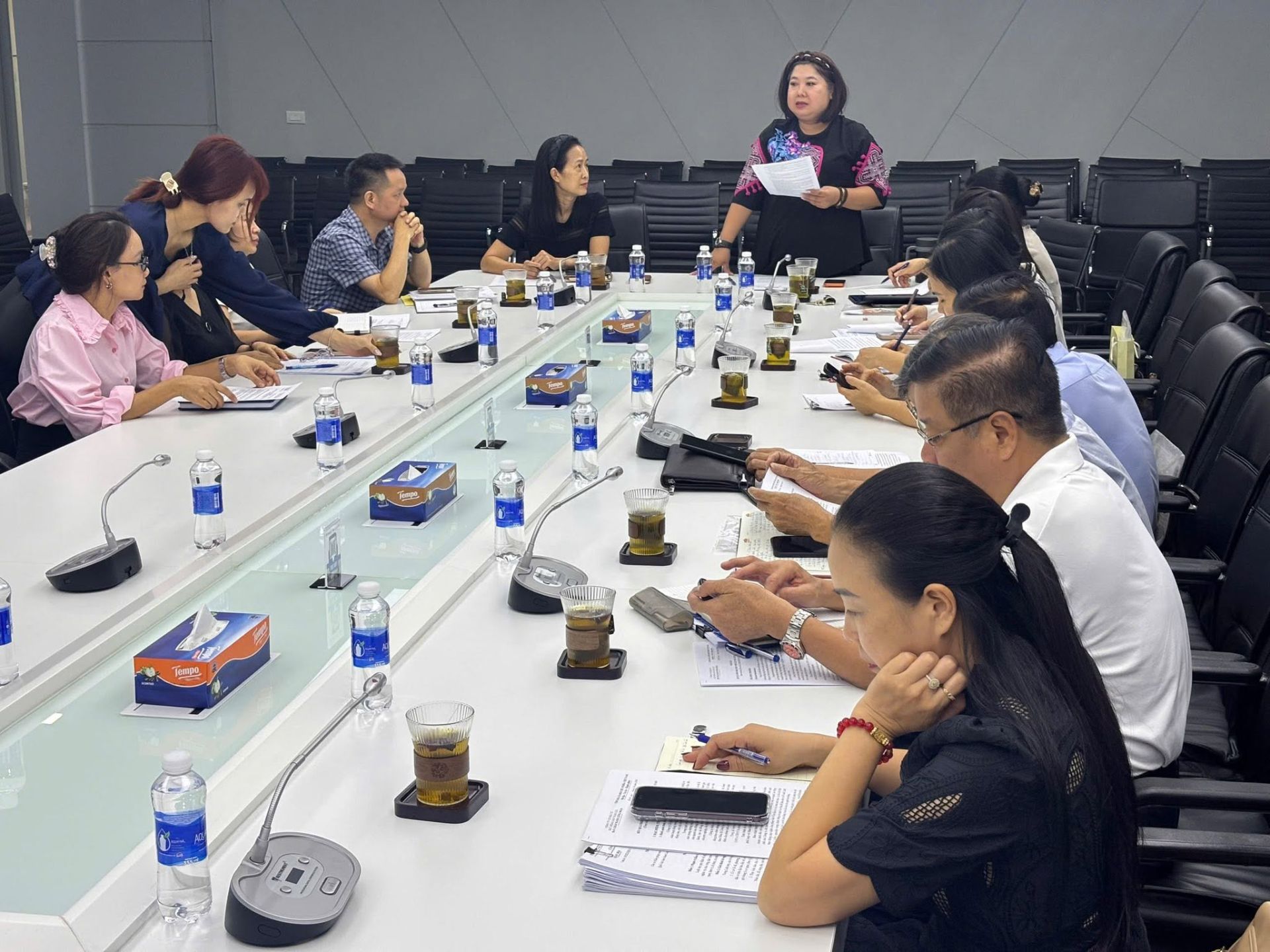 Đoàn giám sát của Ủy ban MTTQ Việt Nam phường Nghĩa Đô làm việc tại Công ty Cổ phần bất động sản Toàn Cầu về thực hiện dân chủ tại nơi làm việc và bảo đảm quyền lợi người lao động. Đoàn giám sát của Ủy ban MTTQ Việt Nam phường Nghĩa Đô làm việc tại Công ty Cổ phần bất động sản Toàn Cầu về thực hiện dân chủ tại nơi làm việc và bảo đảm quyền lợi người lao động.