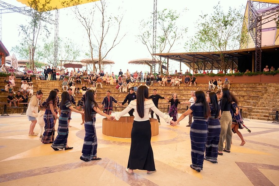 Festival Âm nhạc quốc tế Lang Biang năm 2026 diễn ra ngày 13 đến 15/11 tại khu vực Đà Lạt. Festival Âm nhạc quốc tế Lang Biang năm 2026 diễn ra ngày 13 đến 15/11 tại khu vực Đà Lạt.
