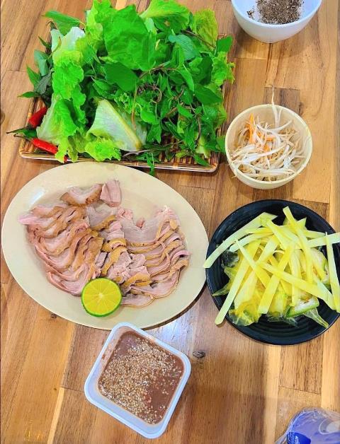 Bê thui Cầu Mống. Bê thui Cầu Mống.