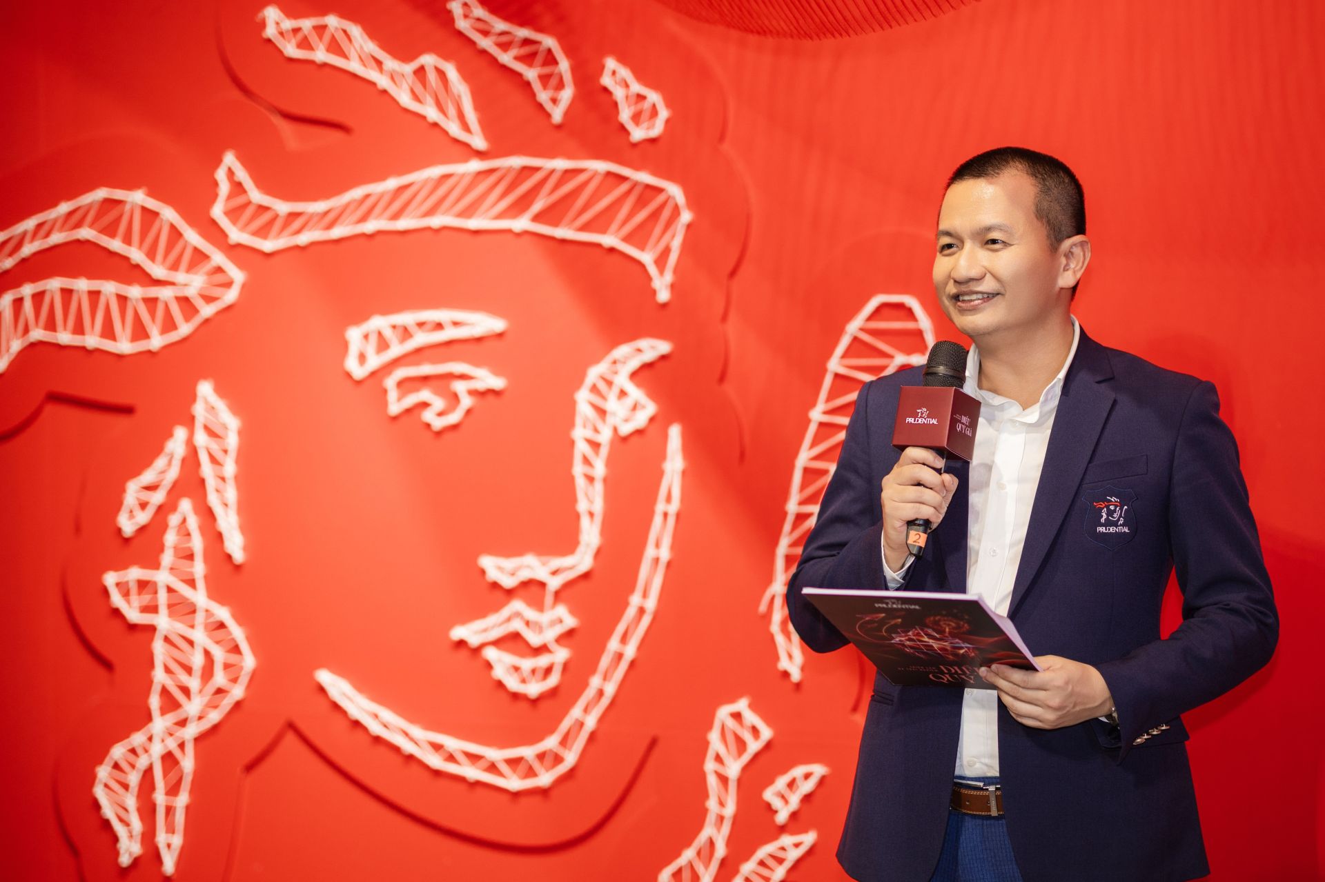 &Ocirc;ng Ph&ugrave;ng B&aacute; Khang, Ph&oacute; Tổng Gi&aacute;m đốc Khối Kh&aacute;ch h&agrave;ng, Tiếp thị v&agrave; Sản phẩm Prudential Việt Nam