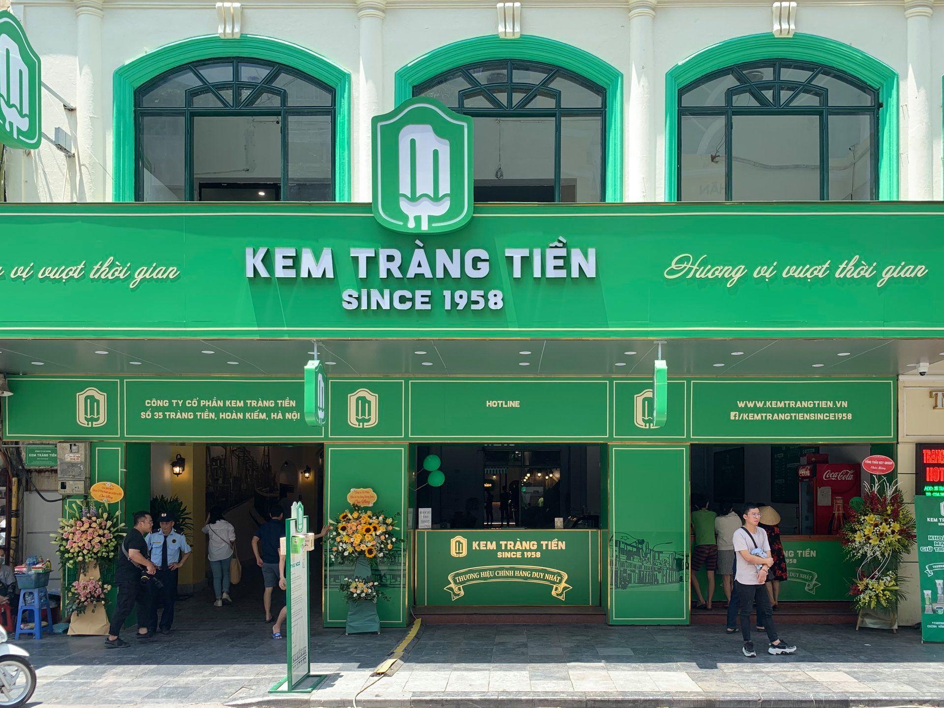 Kem Tràng Tiền và Givral là những thương hiệu tiêu dùng gắn với OCH theo tài liệu được cung cấp. Kem Tràng Tiền và Givral là những thương hiệu tiêu dùng gắn với OCH theo tài liệu được cung cấp.