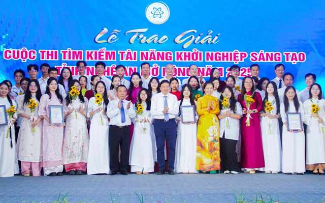 10 dự &aacute;n khởi nghiệp s&aacute;ng tạo được vinh danh tại chương tr&igrave;nh cuộc thi t&igrave;m kiếm t&agrave;i năng khởi nghiệp s&aacute;ng tạo Nghệ An mở rộng năm 2025.