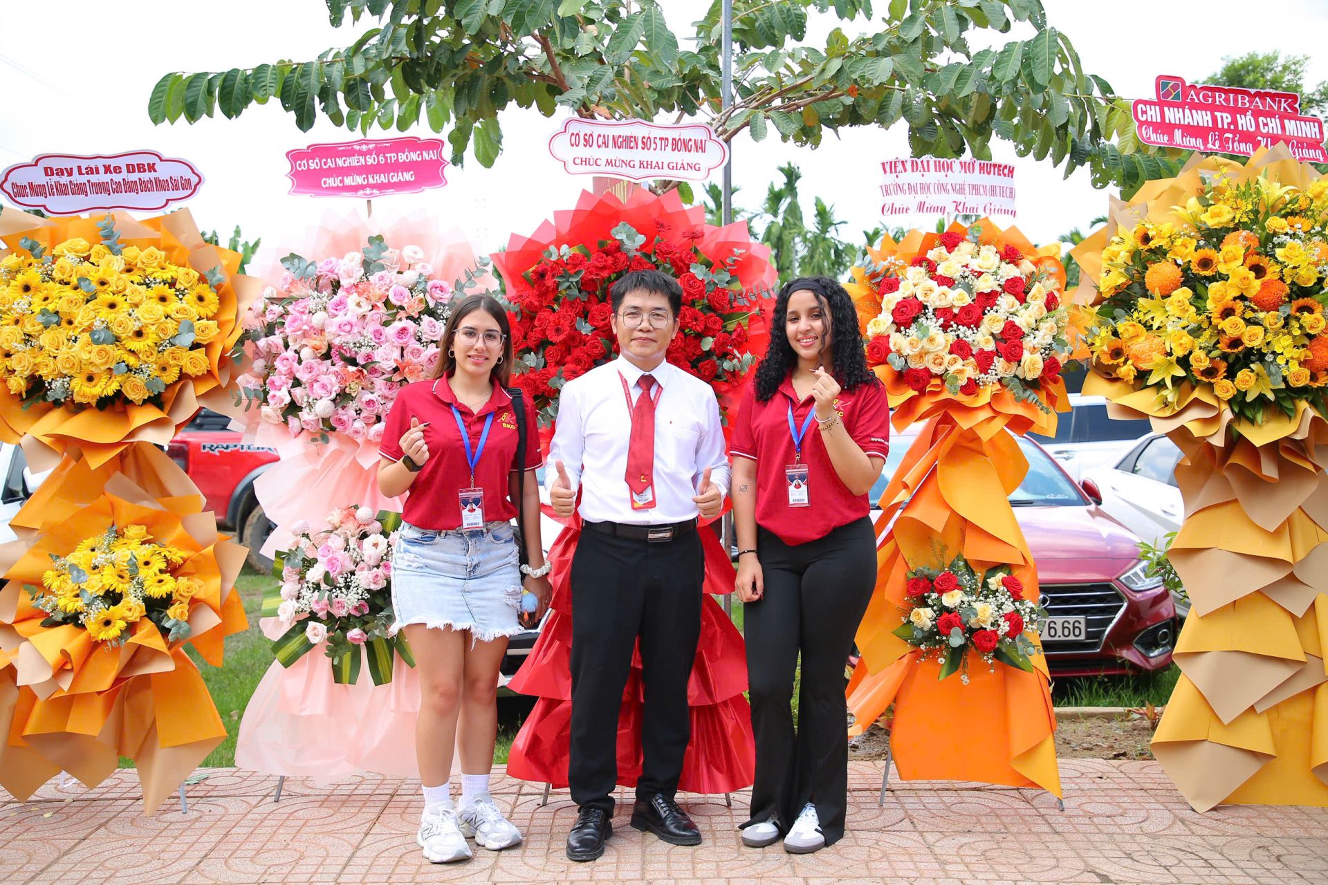 “Một năm tại Việt Nam đối với tôi không chỉ là một năm học tập, đó là một năm của sự học hỏi, của tình bạn và sự trưởng thành” - Melisa chia sẻ. “Một năm tại Việt Nam đối với tôi không chỉ là một năm học tập, đó là một năm của sự học hỏi, của tình bạn và sự trưởng thành” - Melisa chia sẻ.