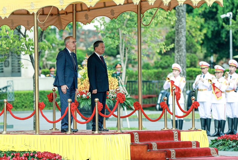 Tổng Bí thư, Chủ tịch nước Tô Lâm chủ trì Lễ đón Tổng thống Liên bang Thụy Sĩ thăm chính thức Việt Nam - Ảnh: chinhphu.vn/Nhật Bắc Tổng Bí thư, Chủ tịch nước Tô Lâm chủ trì Lễ đón Tổng thống Liên bang Thụy Sĩ thăm chính thức Việt Nam - Ảnh: chinhphu.vn/Nhật Bắc