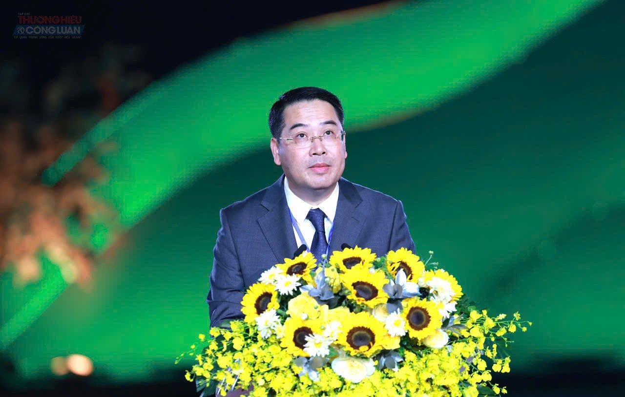 Ông Nguyễn Tuấn Anh, Chủ tịch UBND tỉnh Lào Cai phát biểu khai mạc Lễ hội Văn hóa, Du lịch Mường Lò năm Ông Nguyễn Tuấn Anh, Chủ tịch UBND tỉnh Lào Cai phát biểu khai mạc Lễ hội Văn hóa, Du lịch Mường Lò năm