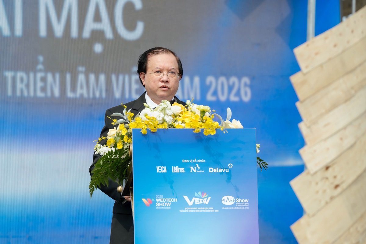 Thứ trưởng Bộ Văn h&oacute;a, Thể thao v&agrave; Du lịch Tạ Quang Đ&ocirc;ng