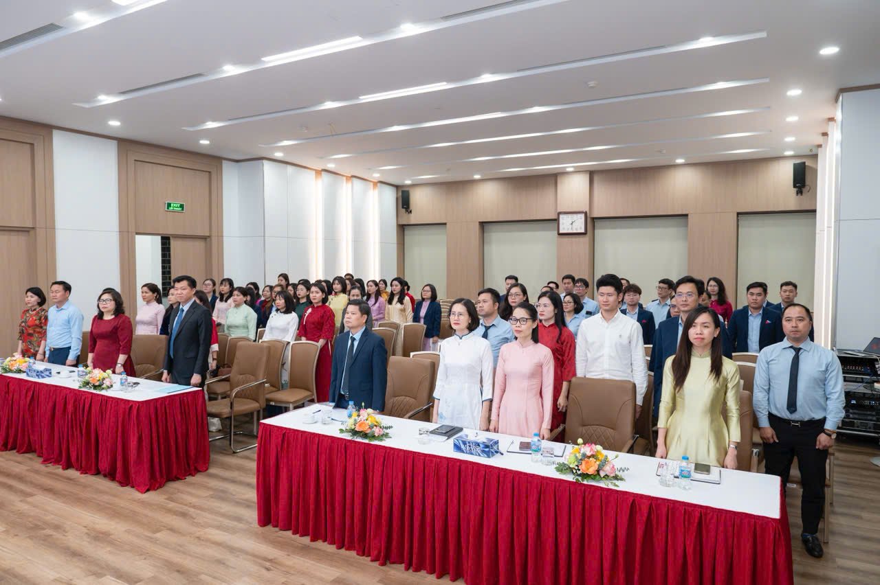Trong giai đoạn mới, n&acirc;ng cao chất lượng sinh hoạt chi bộ kh&ocirc;ng chỉ l&agrave; y&ecirc;u cầu thường xuy&ecirc;n của c&ocirc;ng t&aacute;c x&acirc;y dựng Đảng