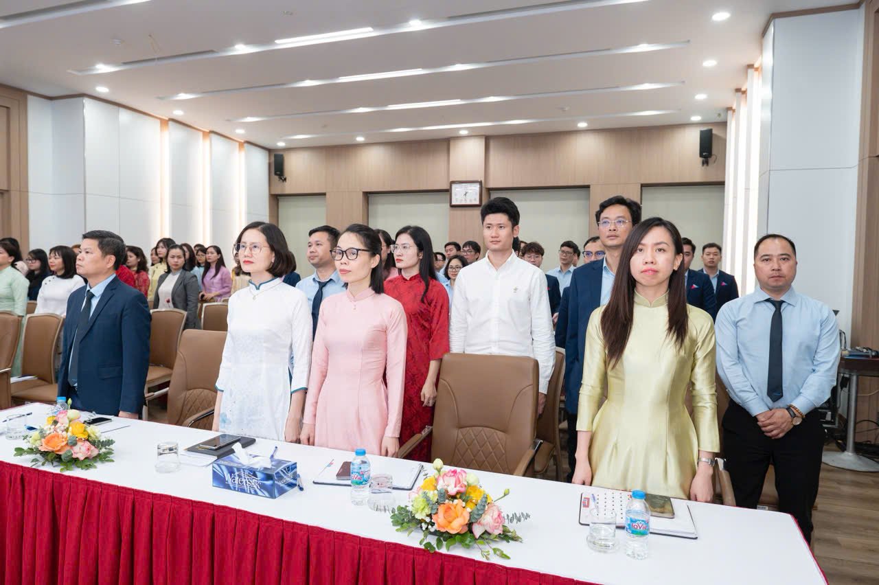 Chi bộ sinh hoạt nghi&ecirc;m t&uacute;c, nền nếp, thiết thực sẽ ph&aacute;t huy tốt vai tr&ograve; l&atilde;nh đạo, tăng cường kỷ luật, kỷ cương v&agrave; tr&aacute;ch nhiệm của đảng vi&ecirc;n