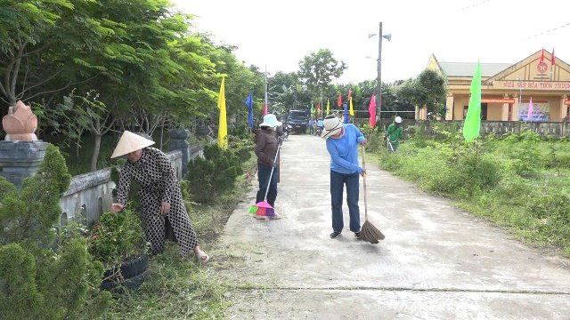 Người dân chỉnh trang đường giao thông tại thôn Thượng Phước năm 2024. Ảnh: Cổng thông tin điện tử xã Triệu Phong. Người dân chỉnh trang đường giao thông tại thôn Thượng Phước năm 2024. Ảnh: Cổng thông tin điện tử xã Triệu Phong.