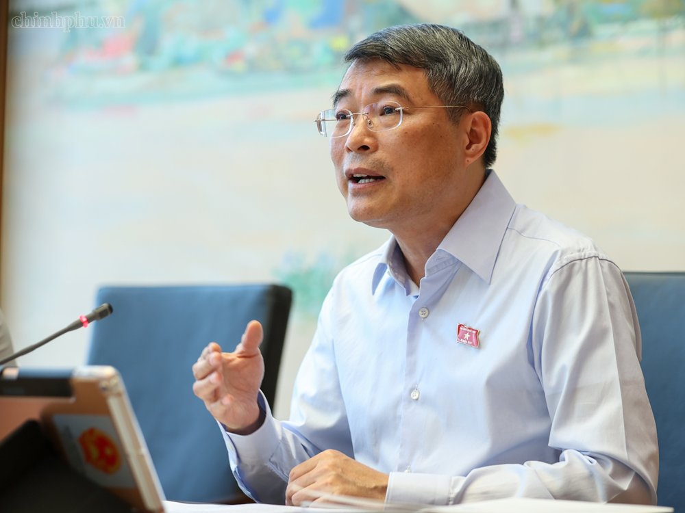 Thủ tướng nhấn mạnh tầm quan trọng của việc duy tr&igrave; vai tr&ograve; chủ đạo của ng&acirc;n s&aacute;ch Trung ương, theo đ&uacute;ng chủ trương của Trung ương v&agrave; quy định của Quốc hội - Ảnh: chinhphu.vn/Nhật Bắc