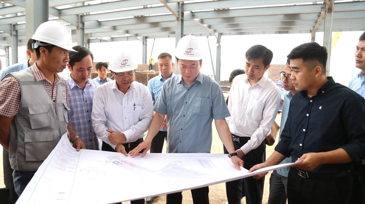 Ph&oacute; Chủ tịch Thường trực UBND tỉnh Lạng Sơn Đinh Hữu Học kiểm tra dự &aacute;n Cụm c&ocirc;ng nghiệp Hồ Sơn 1