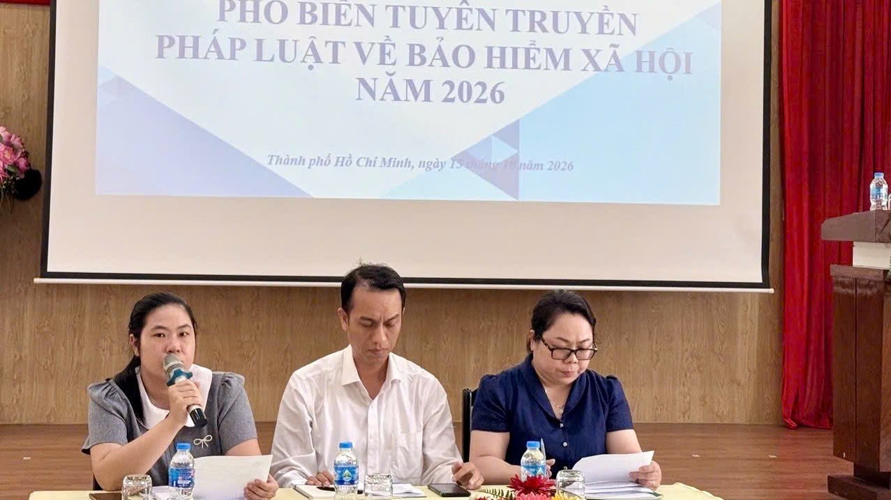 Đại diện lãnh đạo Phòng Kiểm tra, Phòng Quản lý Thu và Phát triển người tham gia, Phòng Chế độ BHXH - Bảo hiểm xã hội Thành phố Hồ Chí Minh tham gia trao đổi, giải đáp các khó khăn, vướng mắc của doanh nghiệp tại Hội nghị. Đại diện lãnh đạo Phòng Kiểm tra, Phòng Quản lý Thu và Phát triển người tham gia, Phòng Chế độ BHXH - Bảo hiểm xã hội Thành phố Hồ Chí Minh tham gia trao đổi, giải đáp các khó khăn, vướng mắc của doanh nghiệp tại Hội nghị.