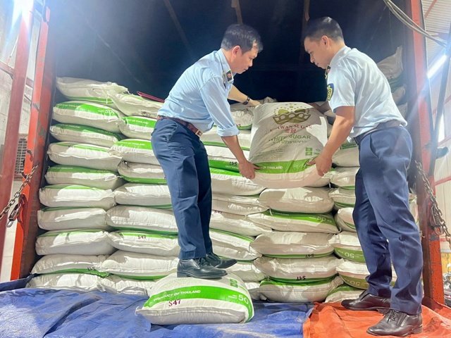 Siết chặt kiểm so&aacute;t nhập lậu, gian lận xuất xứ n&ocirc;ng sản, thực phẩm v&agrave; vật tư n&ocirc;ng nghiệp trước vụ Đ&ocirc;ng Xu&acirc;n. Ảnh minh họa