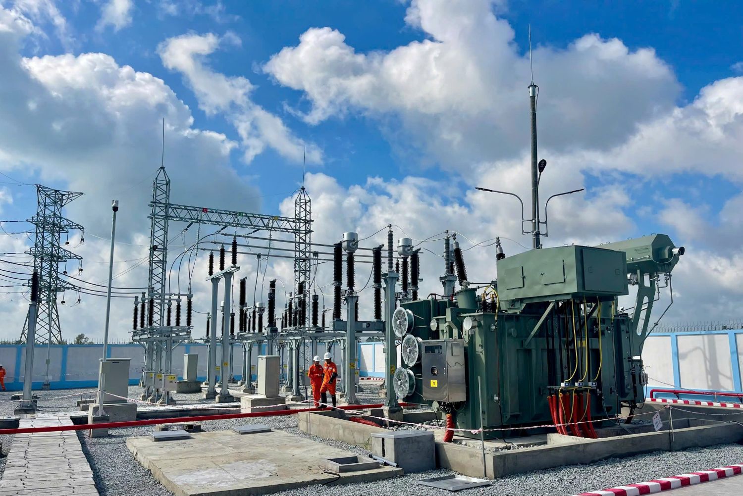 EVNSPC: Qu&aacute; tr&igrave;nh chuyển đổi số được triển khai li&ecirc;n tục v&agrave; xuy&ecirc;n suốt (Ảnh minh họa)