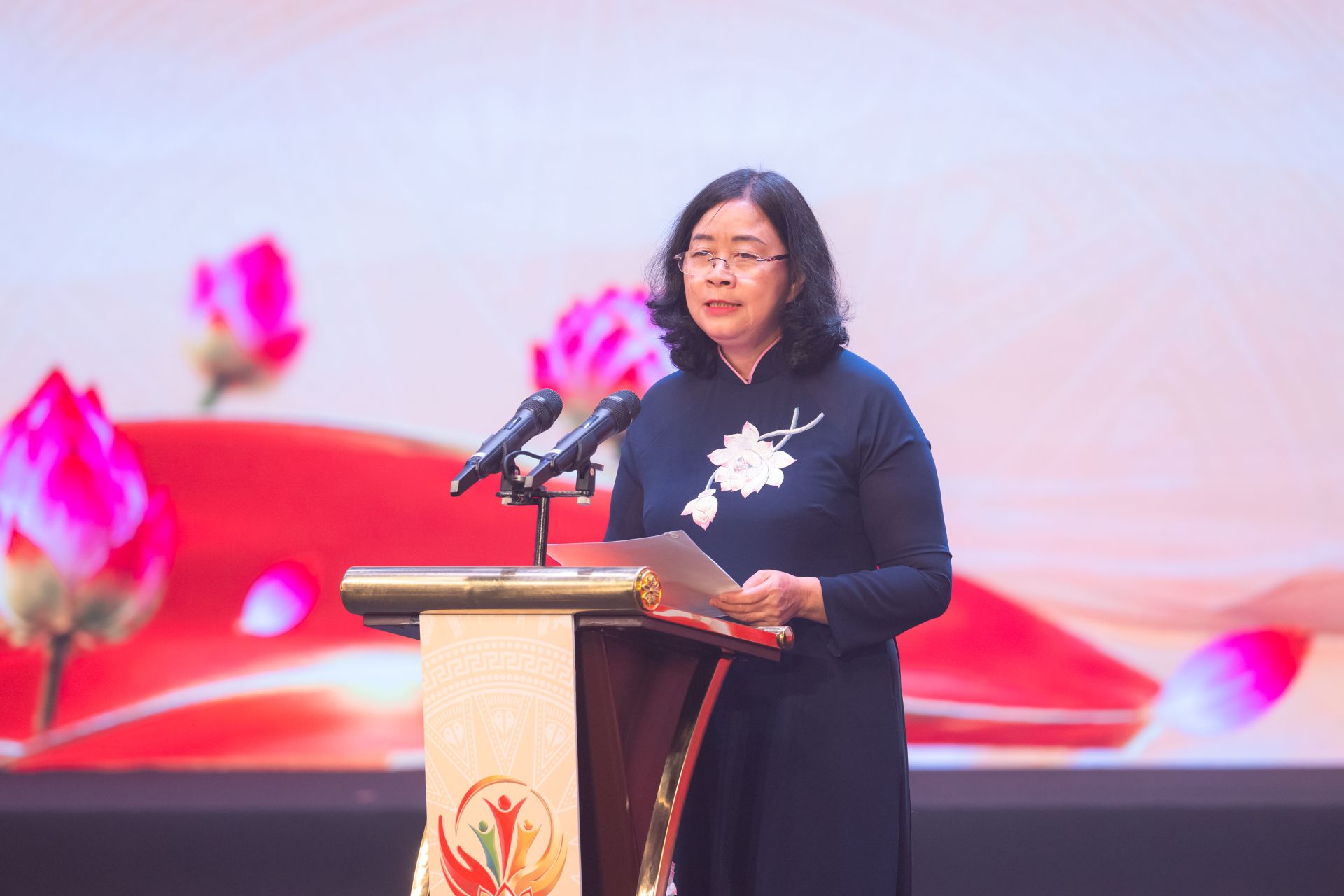 Đồng ch&iacute; B&ugrave;i Thị Minh Ho&agrave;i, Ủy vi&ecirc;n Bộ Ch&iacute;nh trị, B&iacute; thư Trung ương Đảng, Chủ tịch Ủy ban Trung ương Mặt trận Tổ quốc Việt Nam