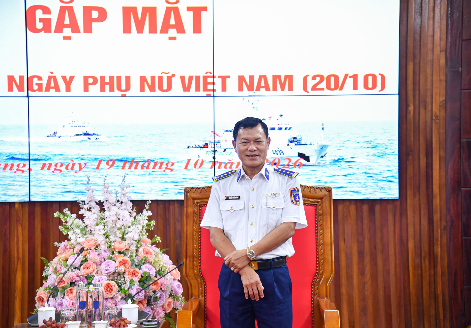 Đại tá Nguyễn Thái Dương - Ủy viên Ban Thường vụ Đảng ủy, Phó Chính ủy Bộ Tư lệnh Vùng Cảnh sát biển 4 phát biểu chúc mừng. Đại tá Nguyễn Thái Dương - Ủy viên Ban Thường vụ Đảng ủy, Phó Chính ủy Bộ Tư lệnh Vùng Cảnh sát biển 4 phát biểu chúc mừng.
