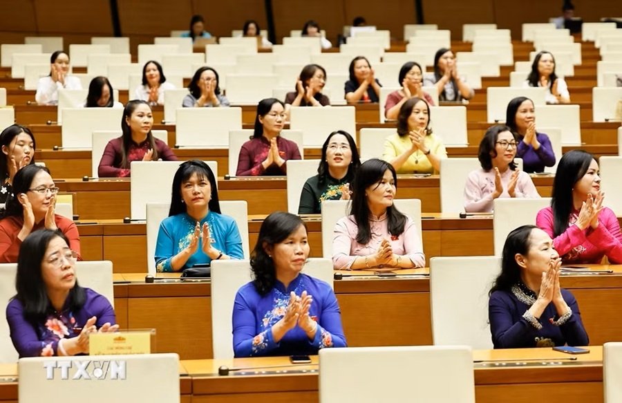 Các nữ đại biểu Quốc hội khóa XVI dự gặp mặt - Ảnh: TTXVN Các nữ đại biểu Quốc hội khóa XVI dự gặp mặt - Ảnh: TTXVN