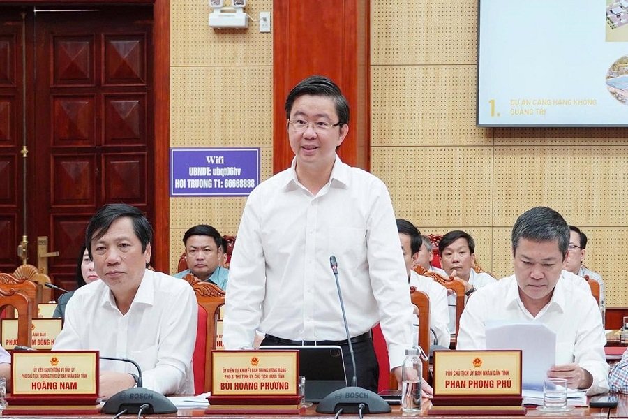 Chủ tịch UBND tỉnh Quảng Trị B&ugrave;i Ho&agrave;ng Phương kết luận buổi l&agrave;m việc