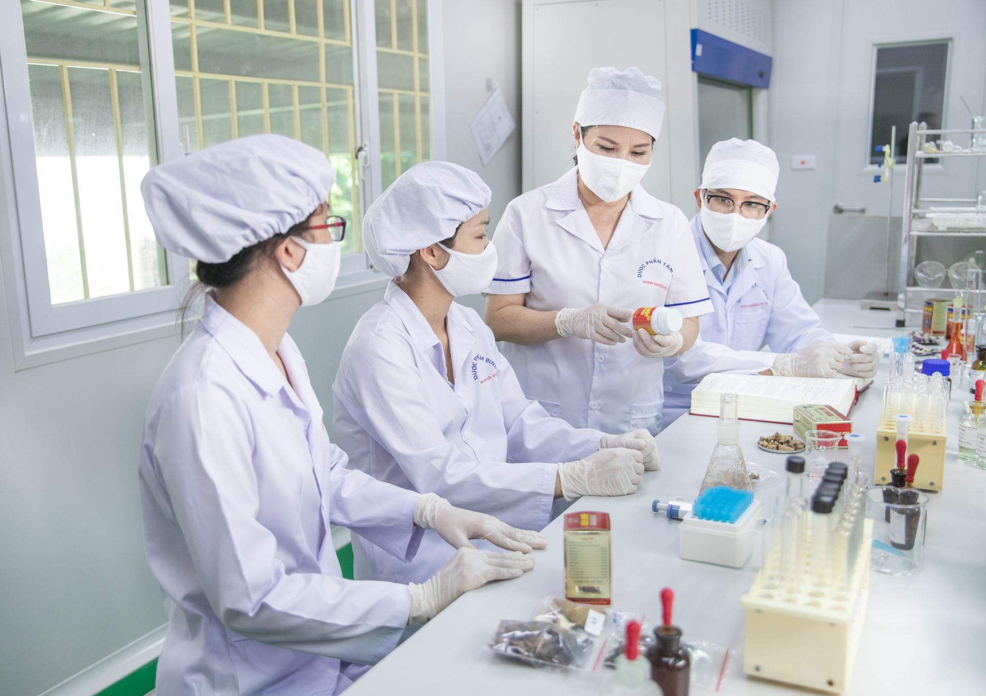 Tâm Bình luôn chú trọng kiểm soát chất lượng và không ngừng nghiên cứu phát triển Tâm Bình luôn chú trọng kiểm soát chất lượng và không ngừng nghiên cứu phát triển