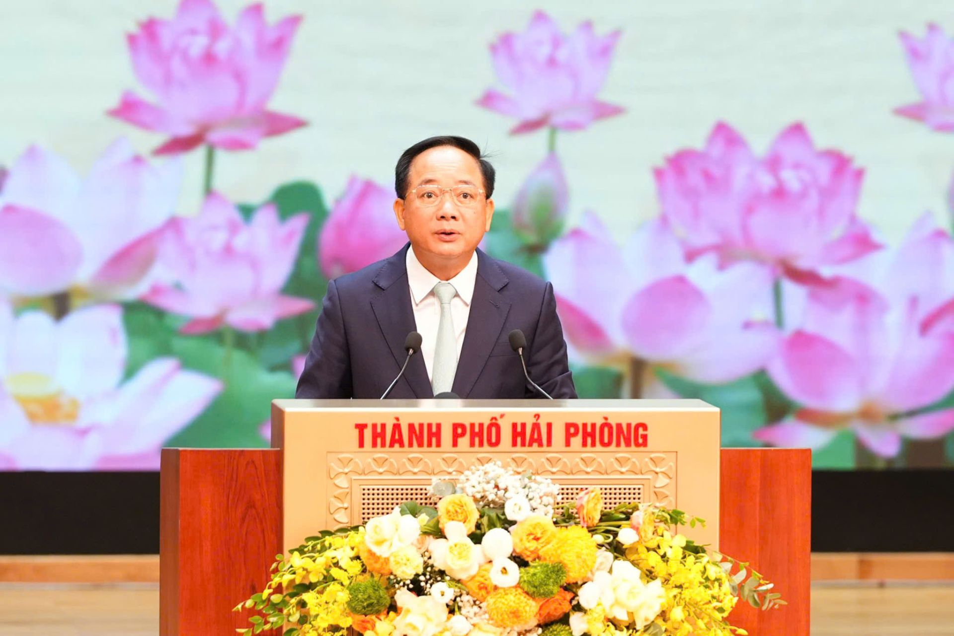 Đồng chí Trịnh Văn Quyết, Ủy viên Bộ Chính trị, Bí thư Trung ương Đảng, Trưởng Ban Tuyên giáo Trung ương phát biểu. Đồng chí Trịnh Văn Quyết, Ủy viên Bộ Chính trị, Bí thư Trung ương Đảng, Trưởng Ban Tuyên giáo Trung ương phát biểu.