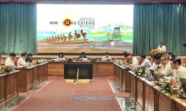 Họp b&aacute;o giới thiệu về Festival Cồng chi&ecirc;ng &ndash; Tuần lễ Hoa d&atilde; quỳ &ndash; N&uacute;i lửa Chư Đang Ya năm 2026.