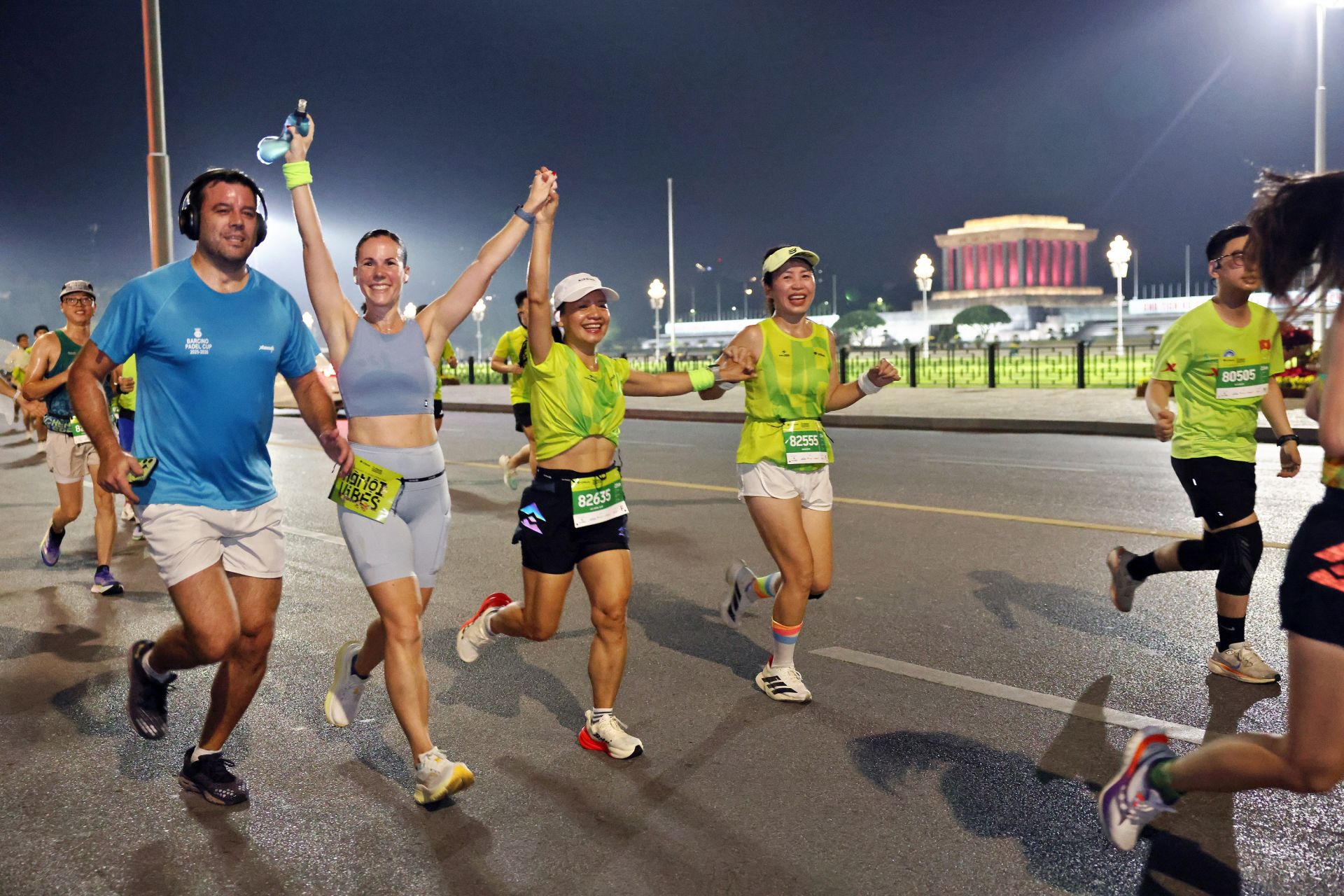 C&aacute;c vận động vi&ecirc;n quốc tế c&ugrave;ng h&ograve;a nhịp &ldquo;H&agrave; Nội Vibes&rdquo; tại VPIM 2026.