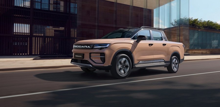Mẫu bán tải điện Riddara RD6, đại diện cho một trong những thương hiệu được Geely định hướng mở rộng dịch vụ số tại thị trường nước ngoài. Mẫu bán tải điện Riddara RD6, đại diện cho một trong những thương hiệu được Geely định hướng mở rộng dịch vụ số tại thị trường nước ngoài.