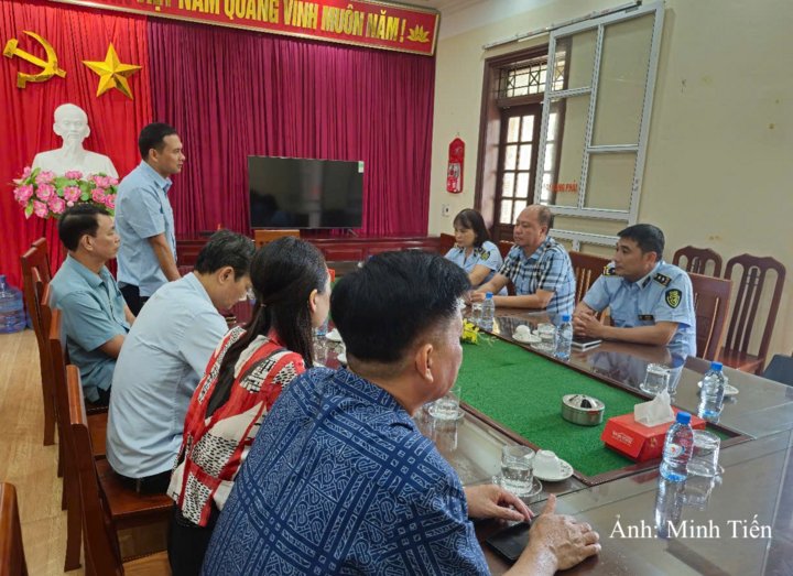Đội Quản lý thị trường số 4 tăng cường kiểm tra nguồn gốc, chất lượng hàng hóa và an toàn thực phẩm tại Lễ hội chùa Keo mùa Thu 2026. Đội Quản lý thị trường số 4 tăng cường kiểm tra nguồn gốc, chất lượng hàng hóa và an toàn thực phẩm tại Lễ hội chùa Keo mùa Thu 2026.