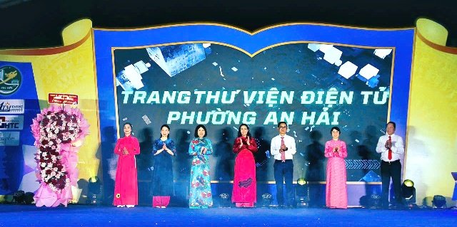 Các đại biểu tại lễ ra mắt Trang thư viện điện tử phường An Hải. Ảnh: Cổng thông tin điện tử phường An Hải. Các đại biểu tại lễ ra mắt Trang thư viện điện tử phường An Hải. Ảnh: Cổng thông tin điện tử phường An Hải.